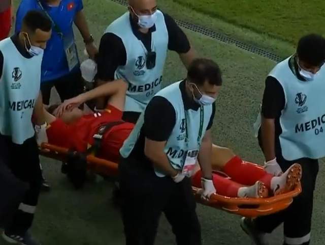 开云数字工具-早日康复!越南队后卫韧带撕裂将伤停9个月:他父亲整夜难眠!